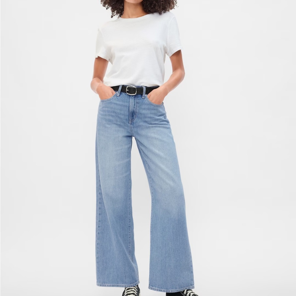 Women's Light Blue Wide-Leg Jeans
